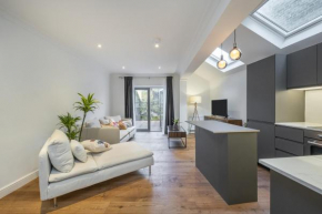 Luxury 2BedRoom and 2BathRoom Flat With Patio Central London!